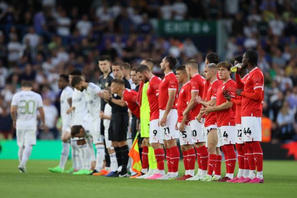 尤其是接近 尤其是接近